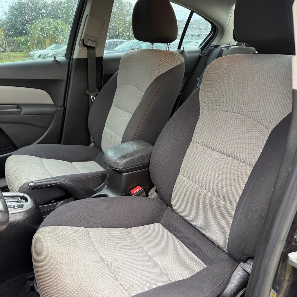 2014 Chevrolet Cruze - $3,500
