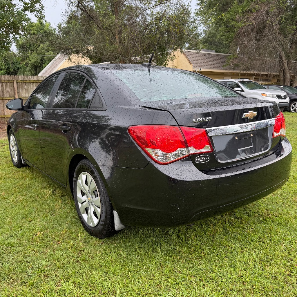 2014 Chevrolet Cruze - $3,500