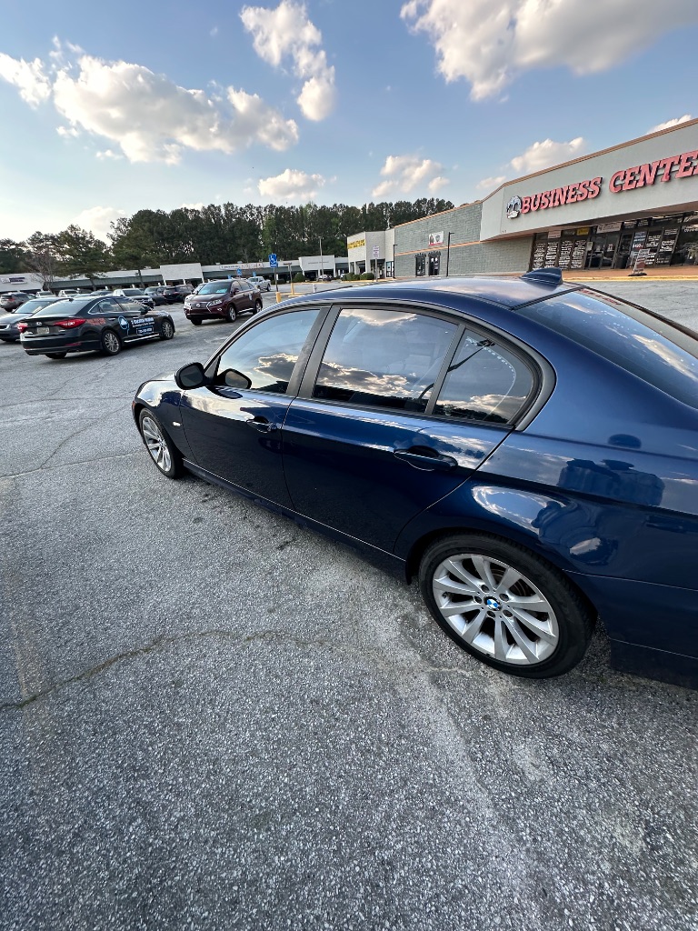 2011 BMW 328i - $4,700