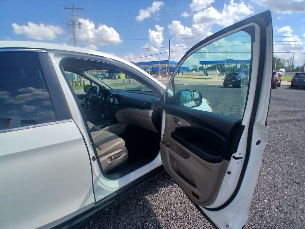 2019 Honda Pilot - $17,999
