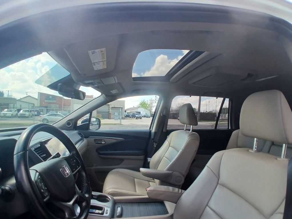 2019 Honda Pilot - $17,999