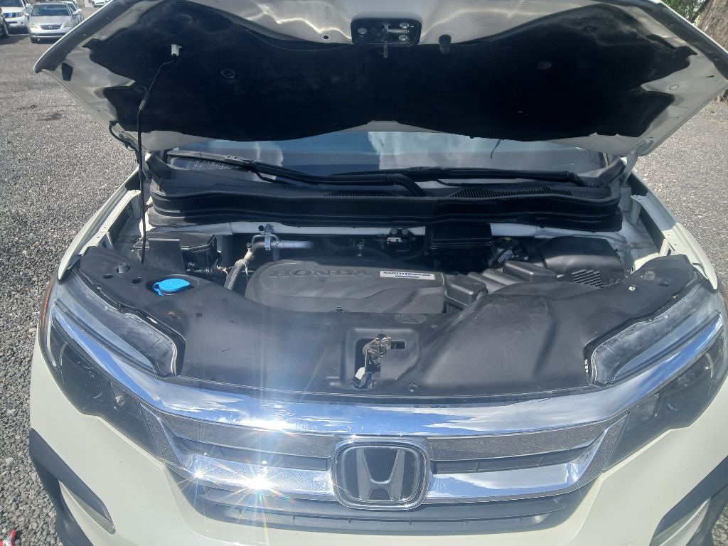 2019 Honda Pilot - $17,999
