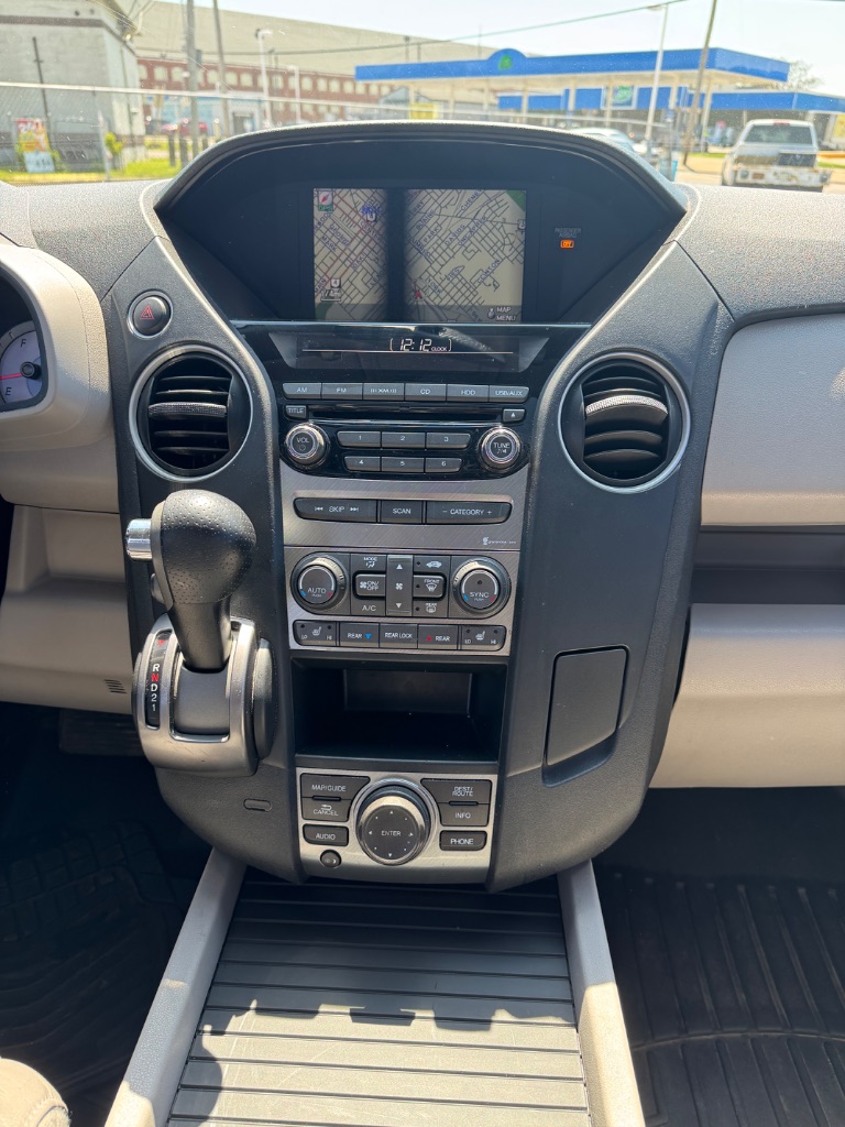 2014 Honda Pilot - $10,999