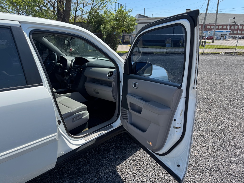 2014 Honda Pilot - $10,999