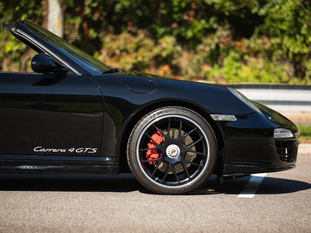 2012 Porsche 911 - $79,997