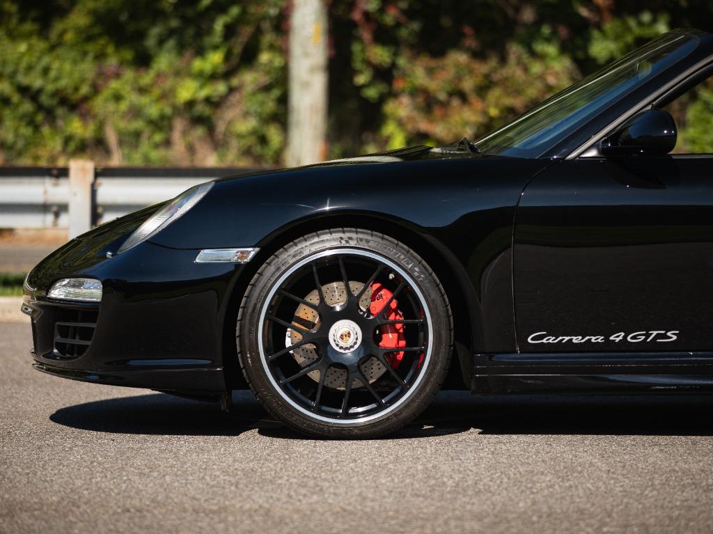 2012 Porsche 911 - $79,997