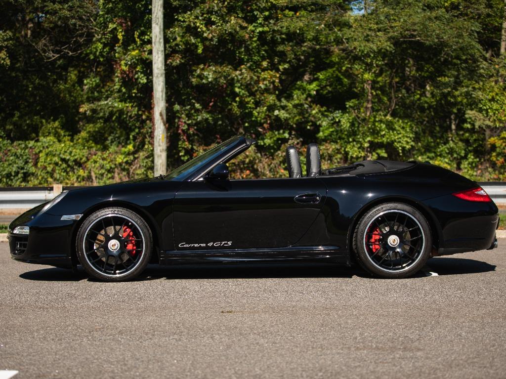 2012 Porsche 911 - $79,997