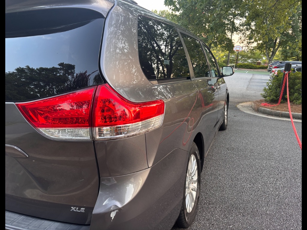 2011 Toyota Sienna - $9,500
