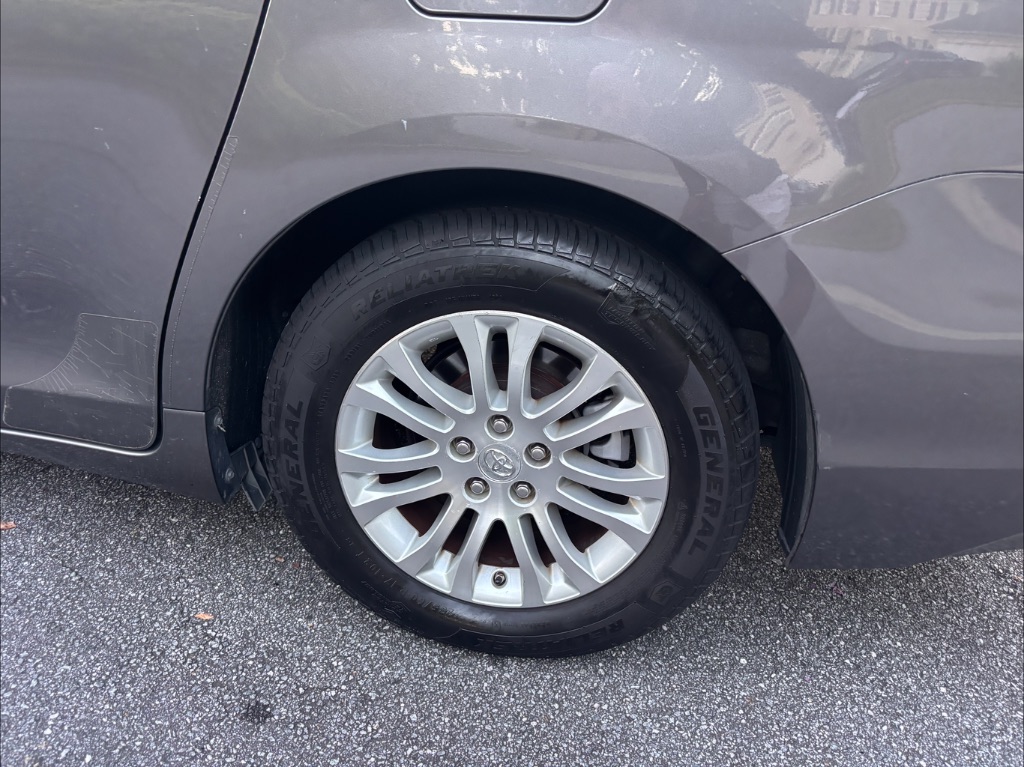 2011 Toyota Sienna - $9,500