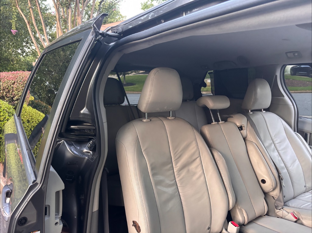 2011 Toyota Sienna - $9,500