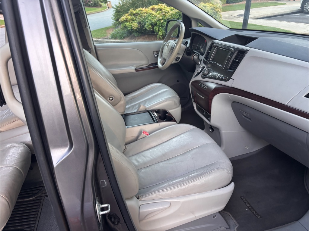 2011 Toyota Sienna - $9,500