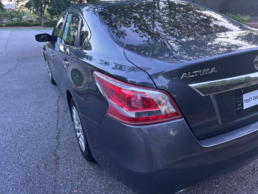 2013 Nissan Altima - $7,888