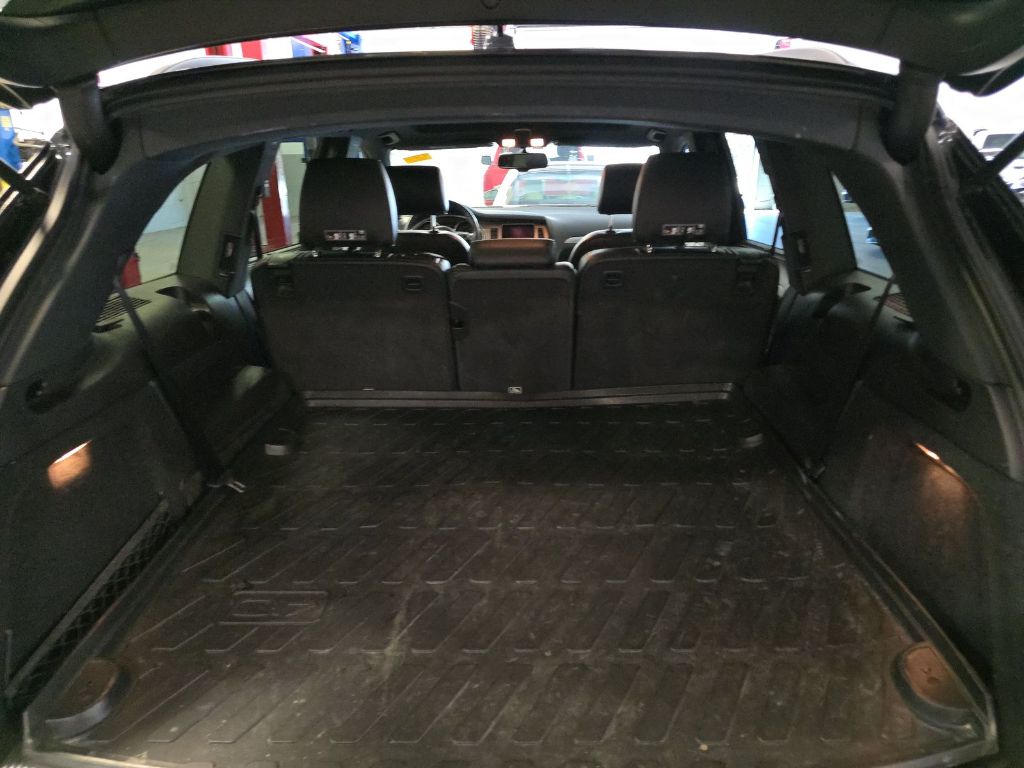 2015 Audi Q7 - $9,999