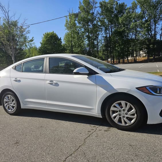 2017 Hyundai Elantra - $9,199