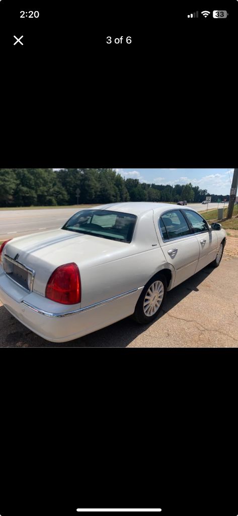 2004 Lincoln Town Car