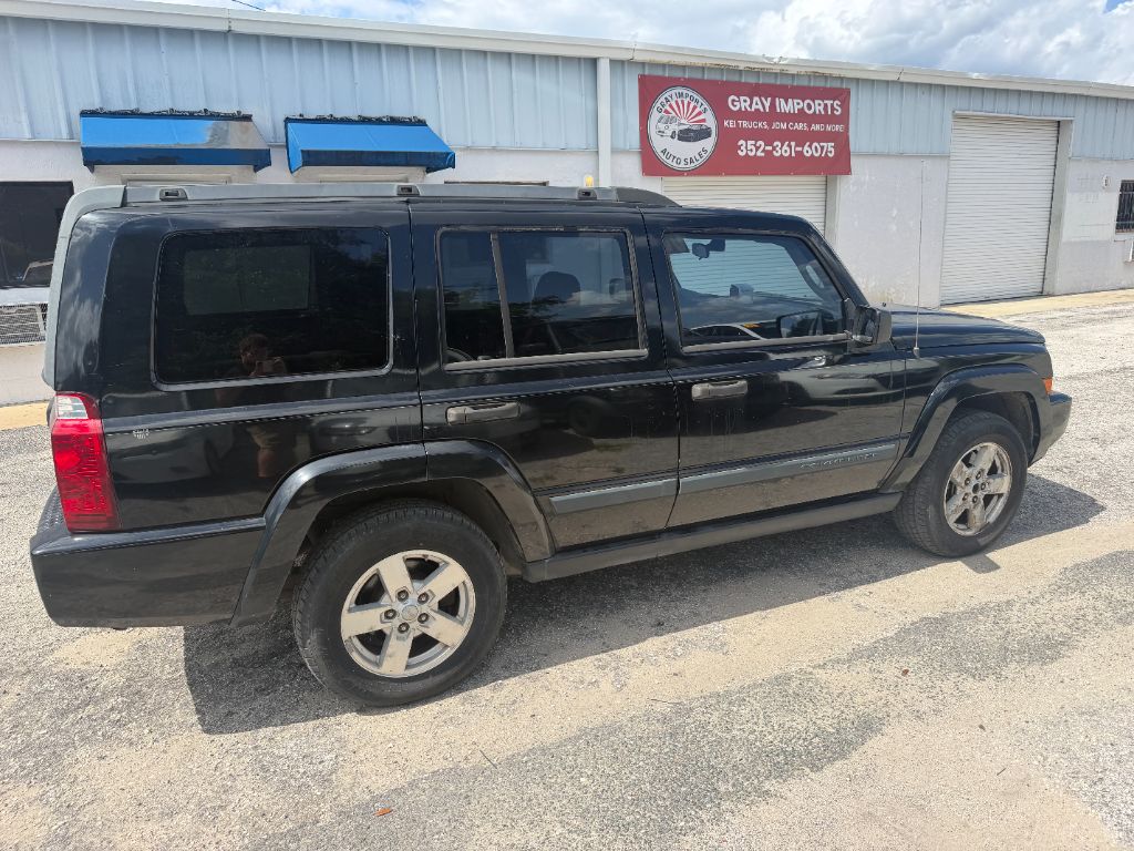 2006 Jeep Commander - $1,799