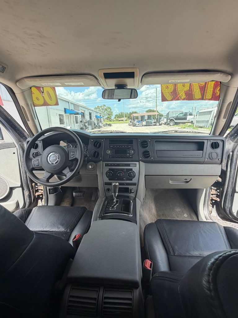 2006 Jeep Commander - $1,799