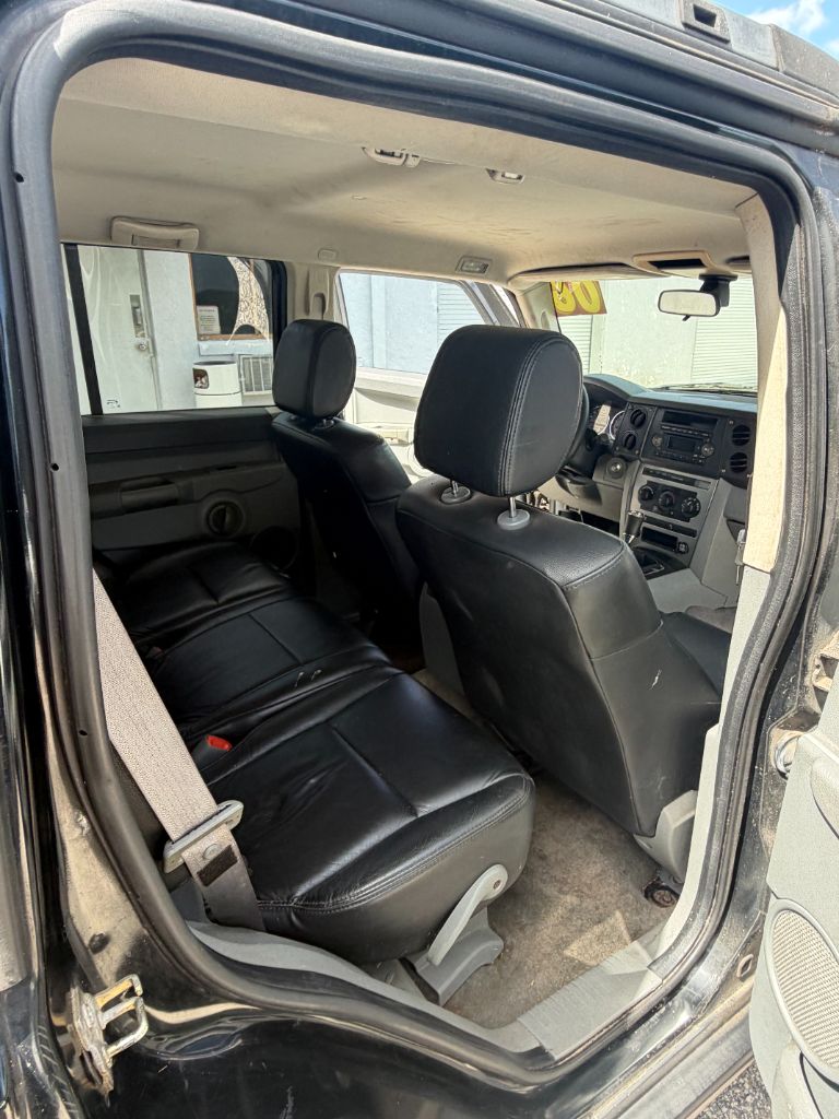 2006 Jeep Commander - $1,799
