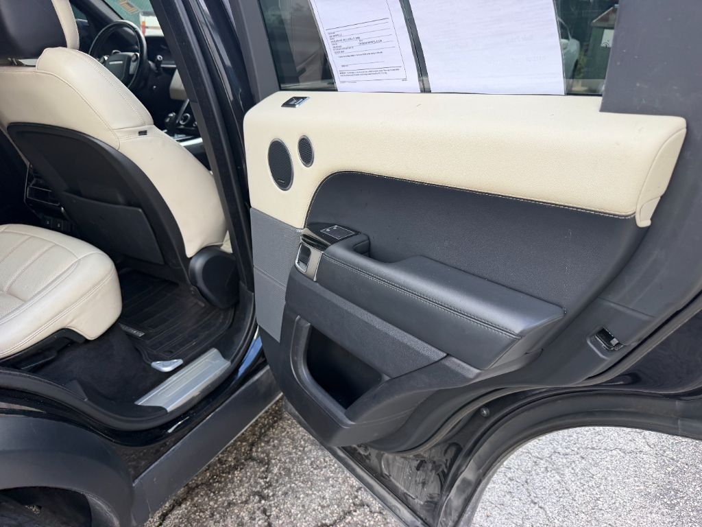 2018 Land Rover Range Rover Sport - $15,999
