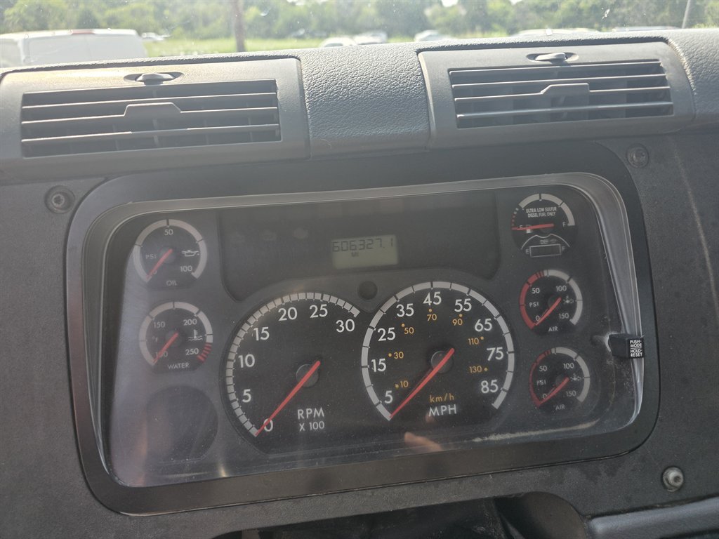 2013 Freightliner Cascadia - $13,995