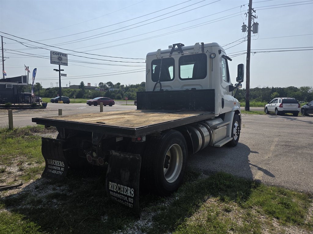 2013 Freightliner Cascadia - $13,995