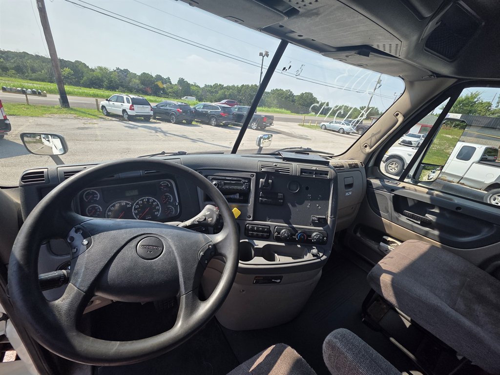 2013 Freightliner Cascadia - $13,995