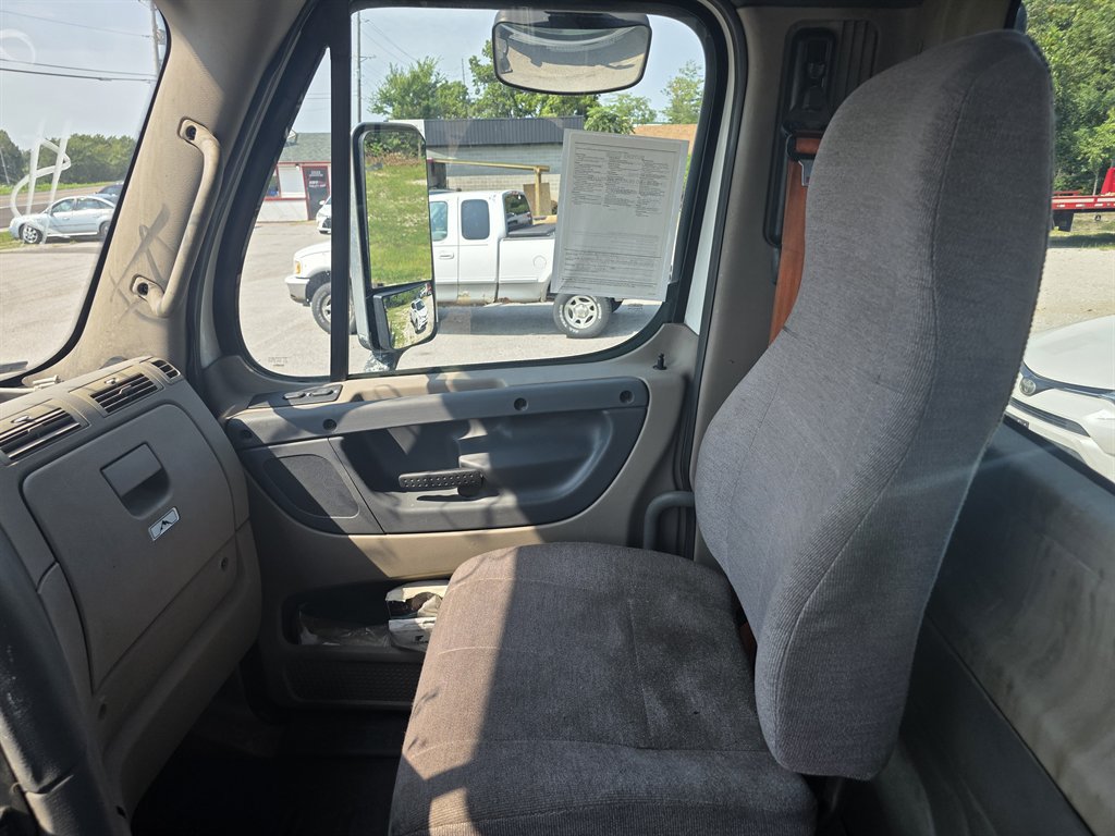 2013 Freightliner Cascadia - $13,995
