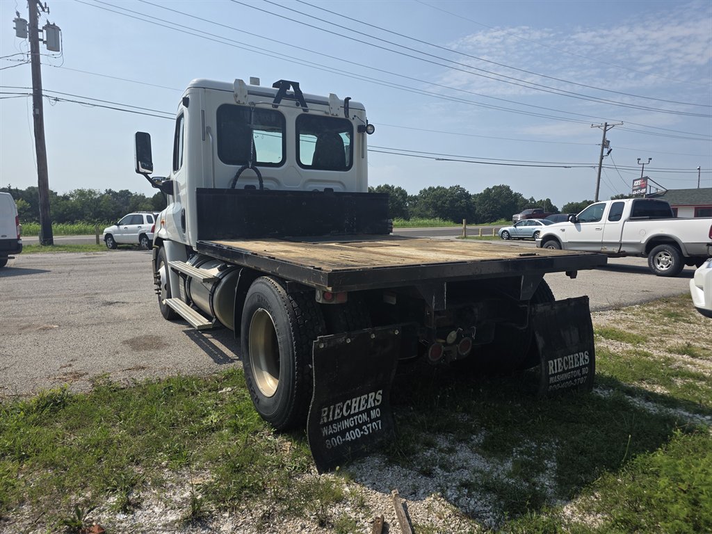 2013 Freightliner Cascadia - $13,995