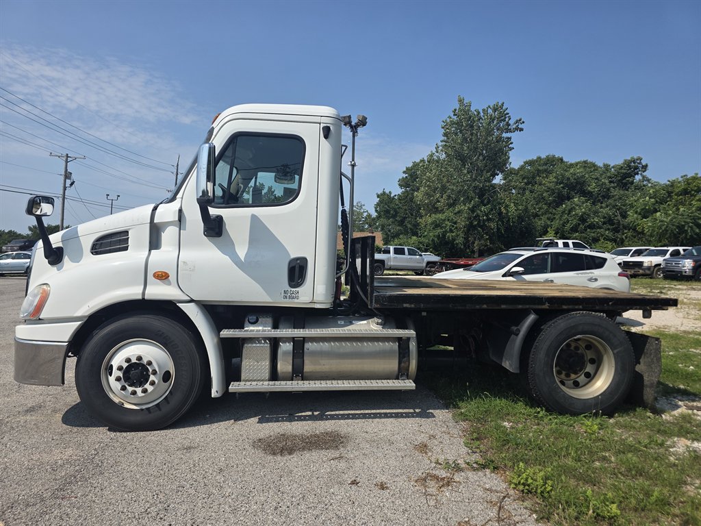 2013 Freightliner Cascadia - $13,995