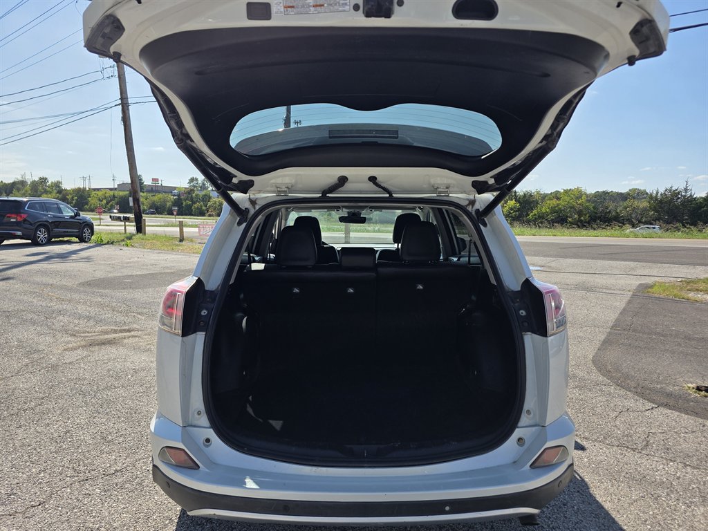 2016 Toyota RAV4 - $12,995