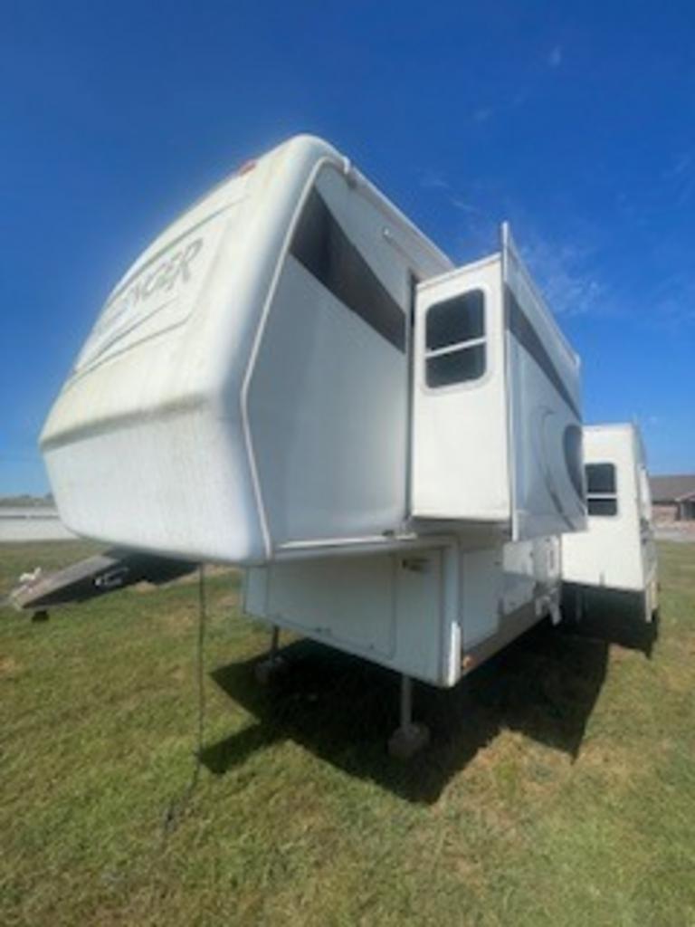 2005 Keystone Keystone - $13,999