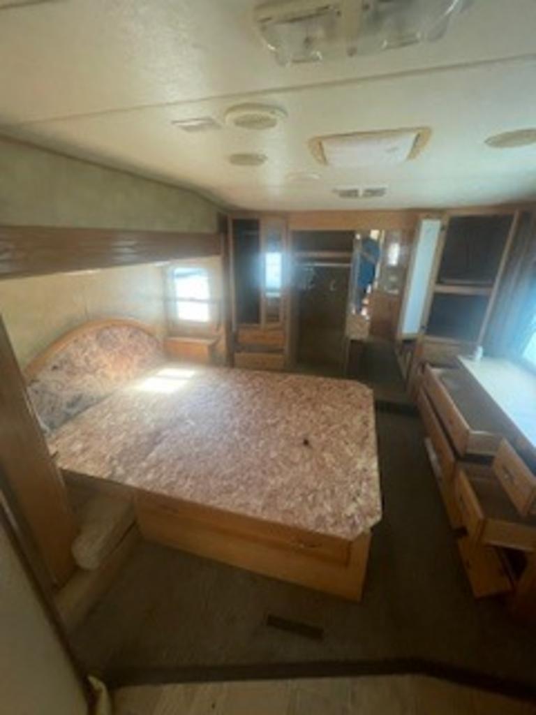 2005 Keystone Keystone - $13,999