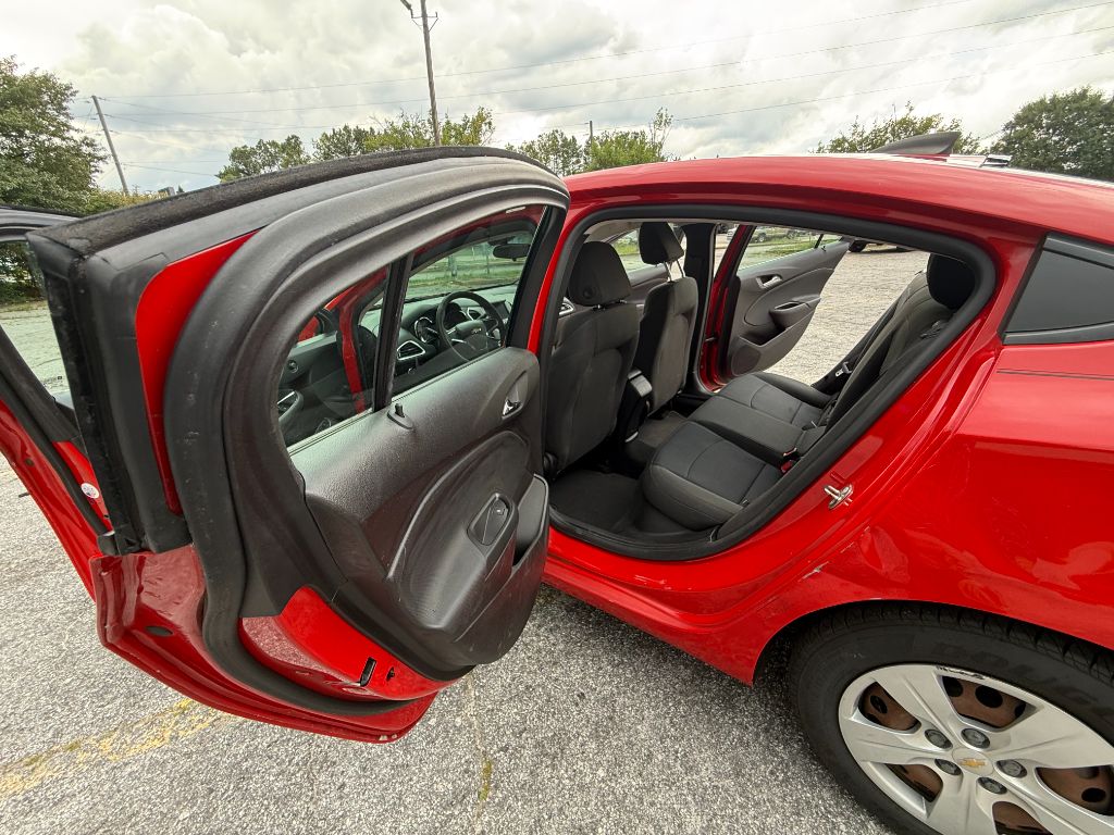 2017 Chevrolet Cruze - $8,500