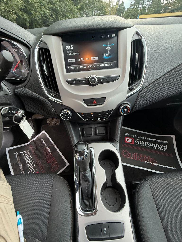 2017 Chevrolet Cruze - $8,500