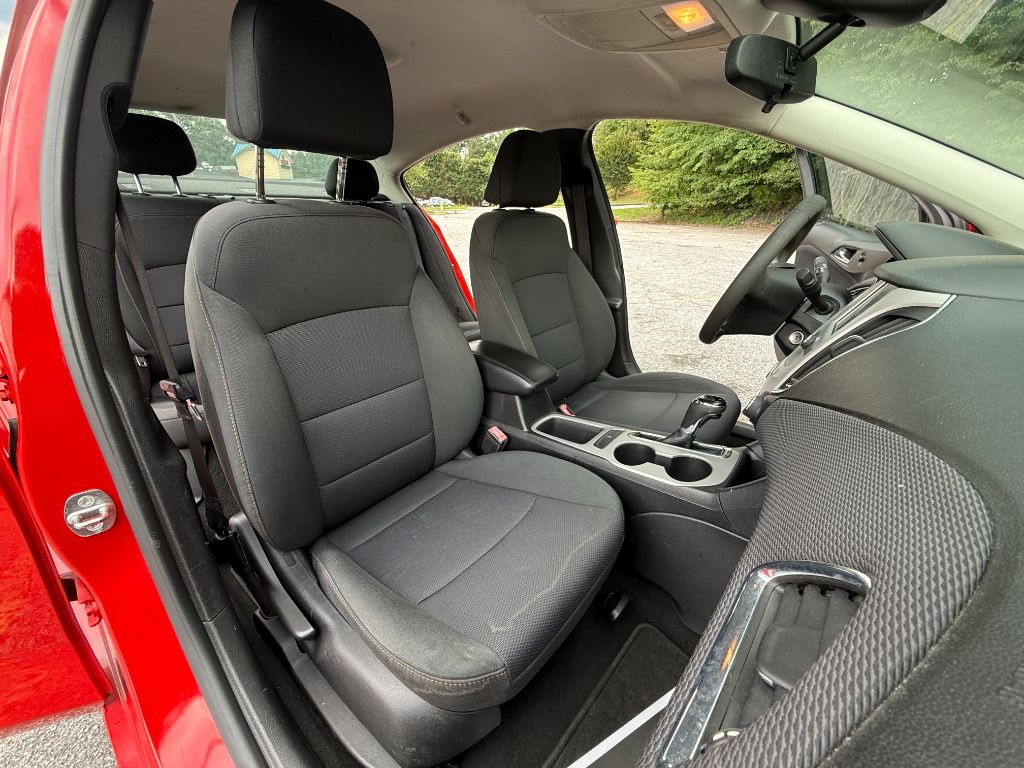 2017 Chevrolet Cruze - $8,500