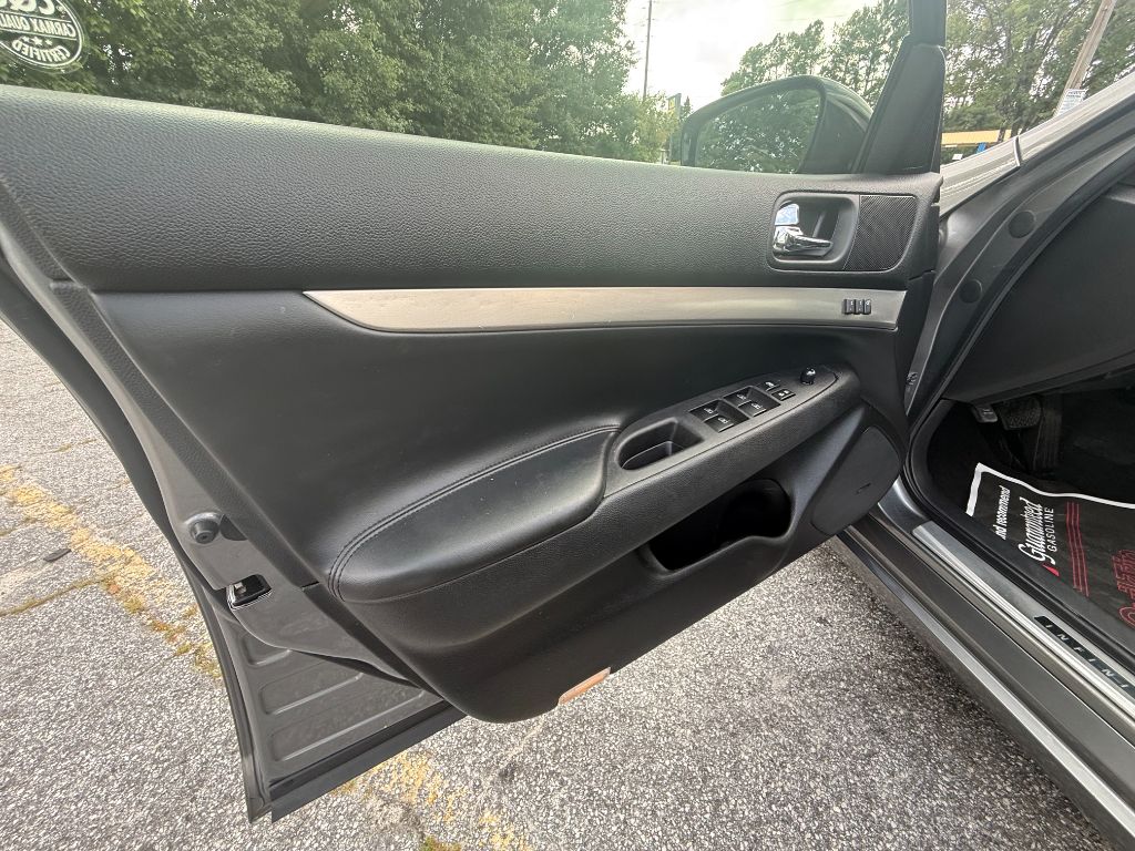 2012 INFINITI G - $10,500