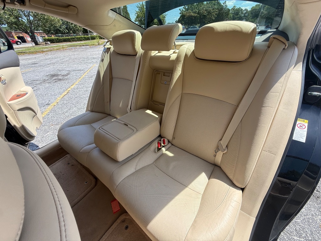 2010 Lexus ES - $9,900