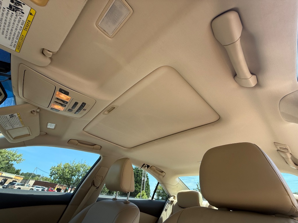 2010 Lexus ES - $9,900
