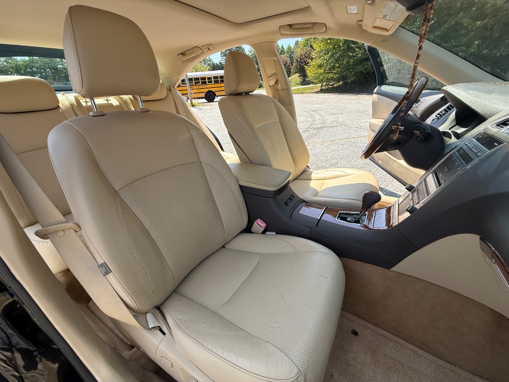 2010 Lexus ES - $9,900