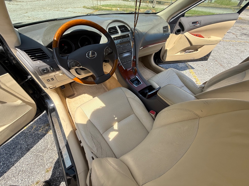 2010 Lexus ES - $9,900