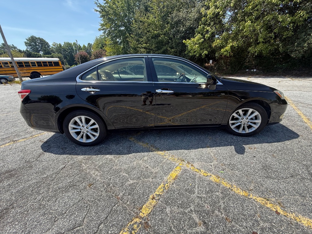 2010 Lexus ES - $9,900