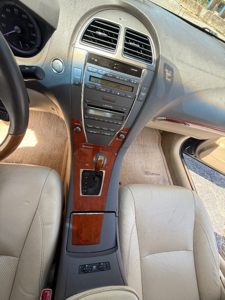 2010 Lexus ES - $9,900