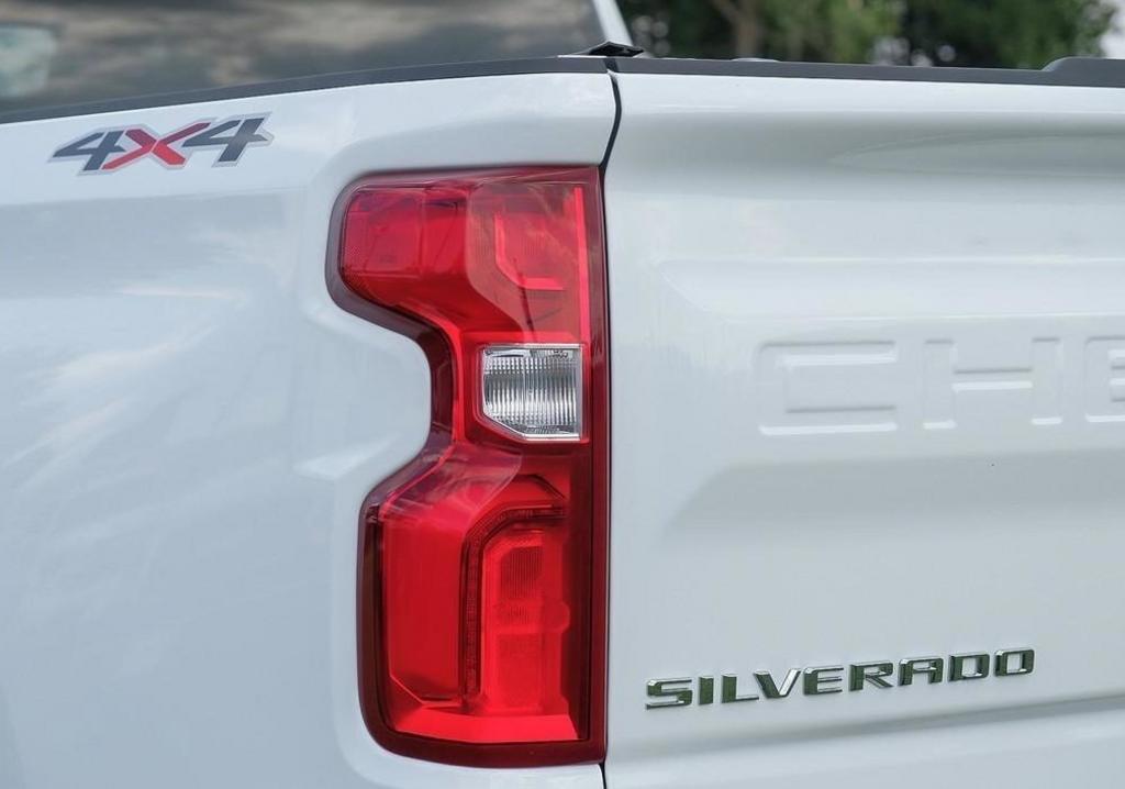 2022 Chevrolet Silverado 1500 - $37,200