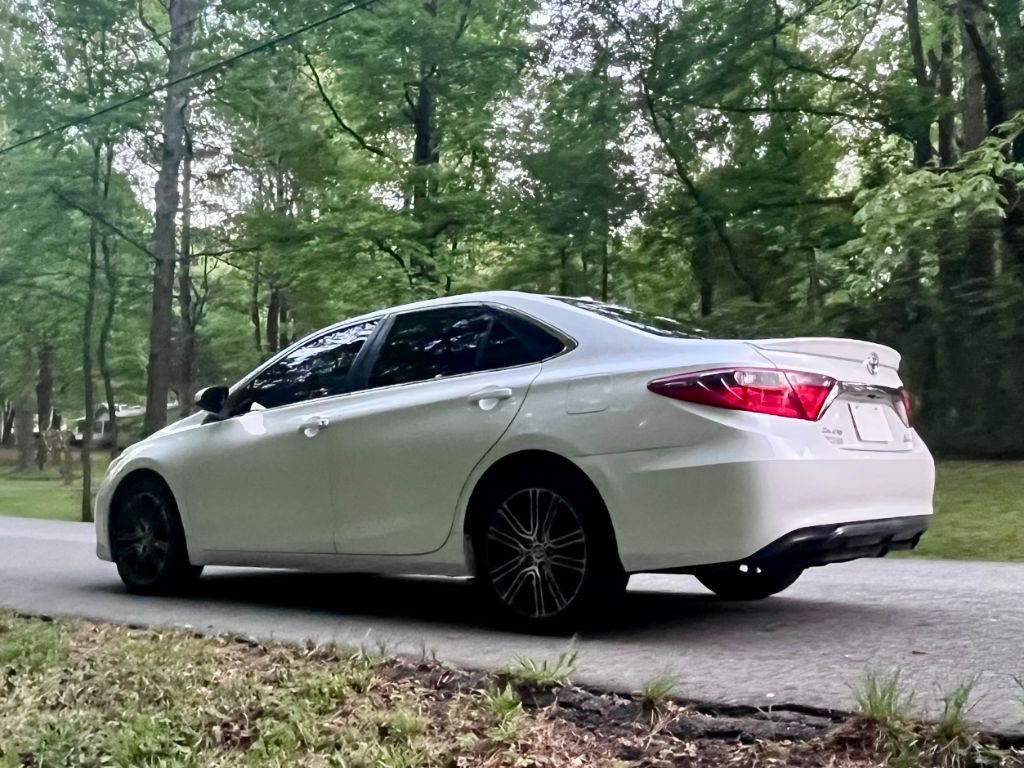 2016 Toyota Camry - $11,995