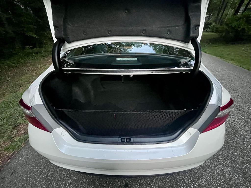 2016 Toyota Camry - $11,995