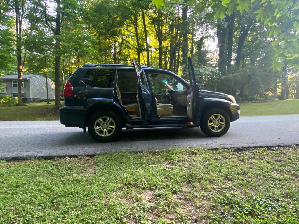 2004 Lexus GX - $8,995