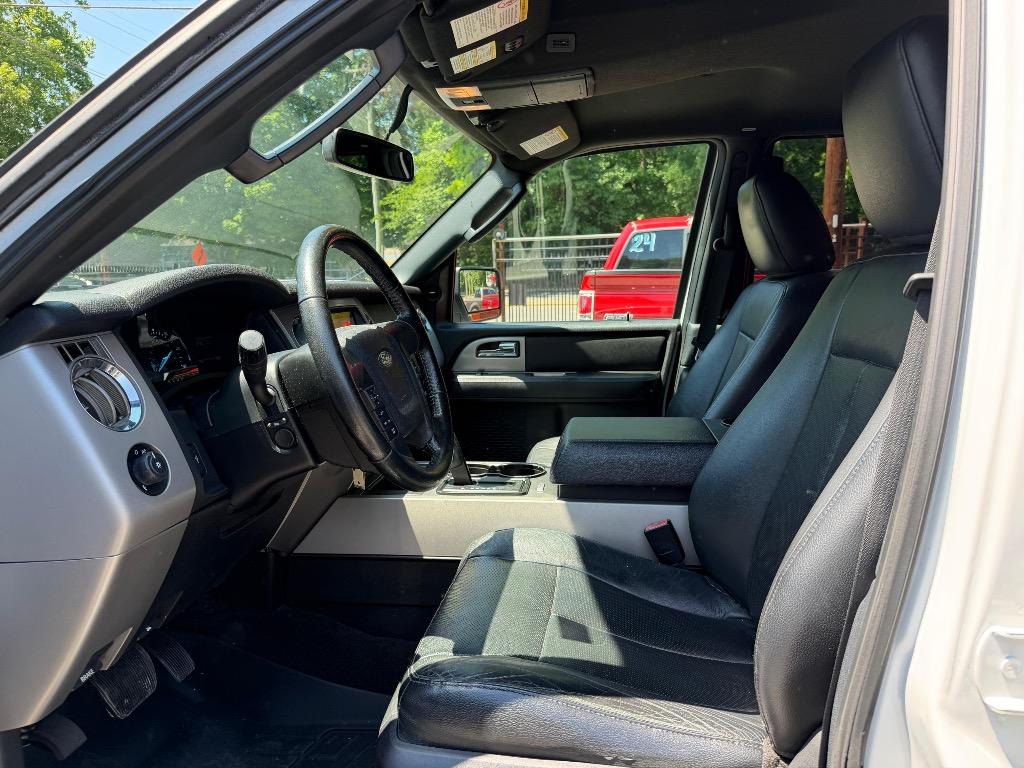 2017 Ford Expedition - $14,900