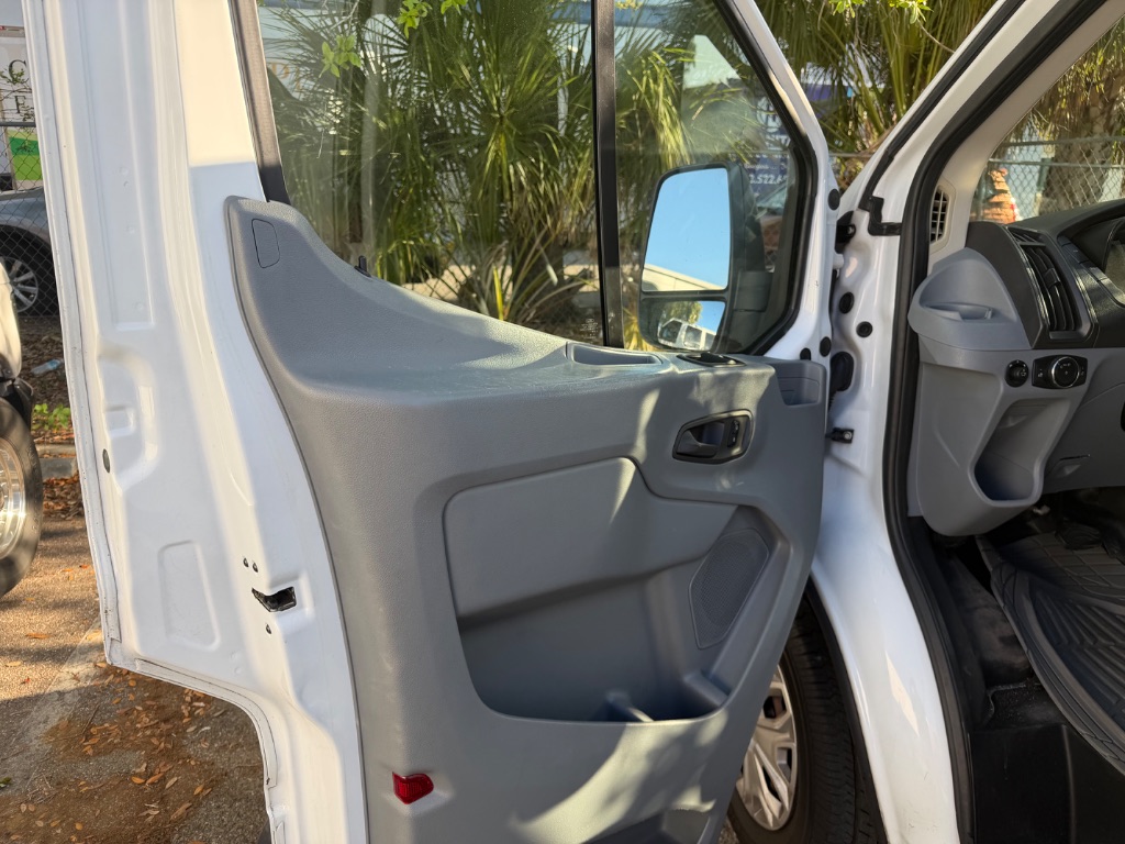 2016 Ford Transit - $14,999