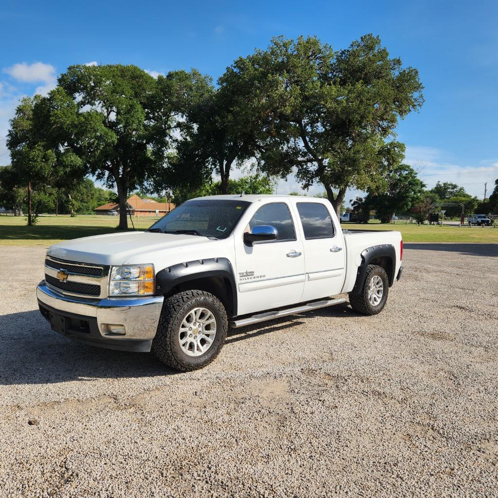2013 Chevrolet Silverado - $13,995