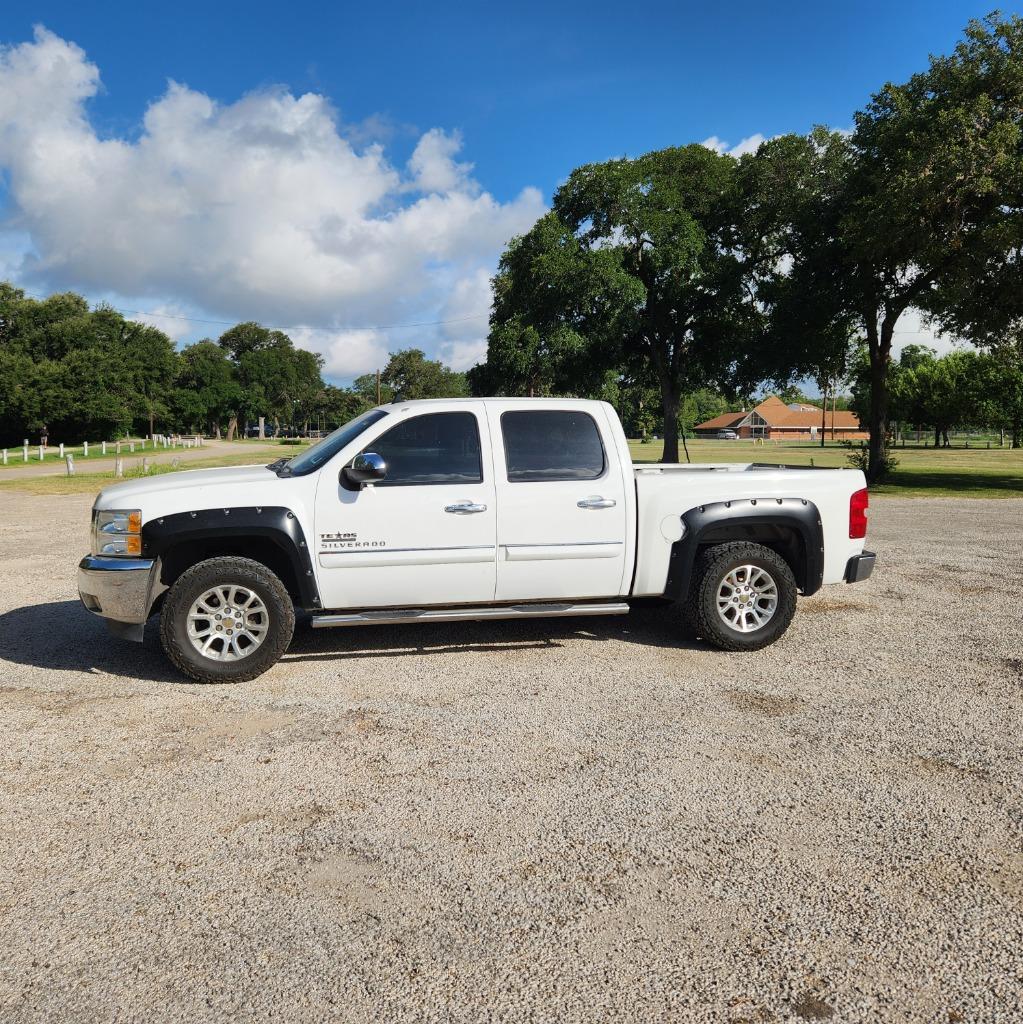 2013 Chevrolet Silverado - $13,995